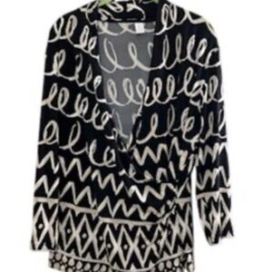 Chico’s Patterned Faux Wrap Top/Blouse Black/White SZ 1 (8) Career Abstract
